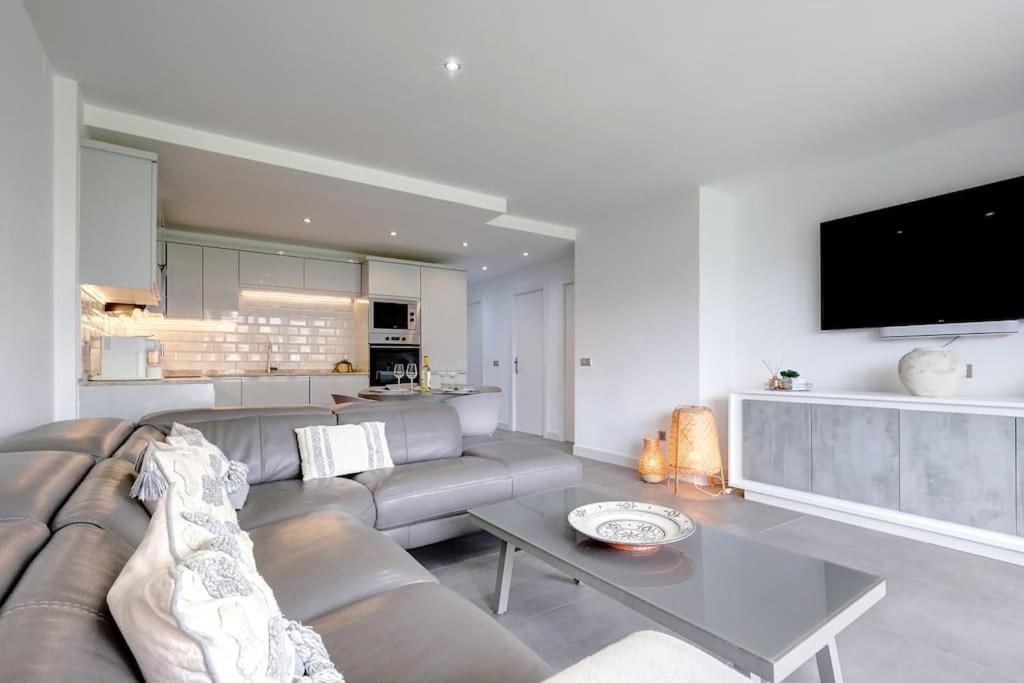 Beautiful 3 Bedroom Ground Floor - Nueva Andalucia