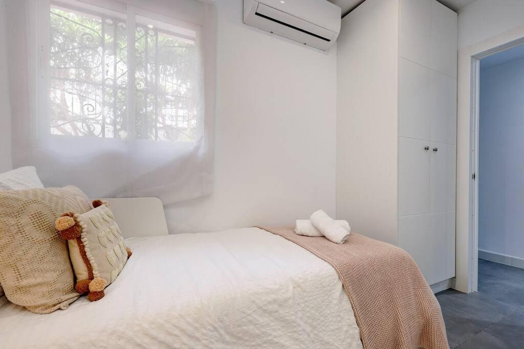 Beautiful 3 Bedroom Ground Floor - Nueva Andalucia Apartment *